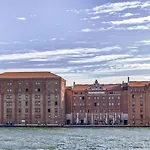 Hotel Hilton Molino Stucky 5*
