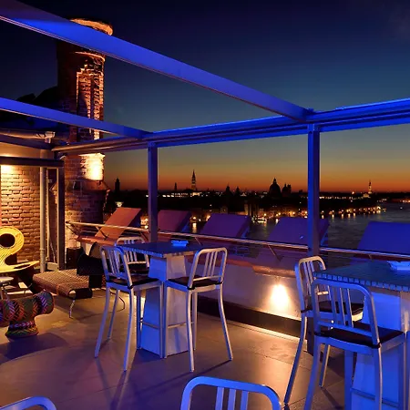 Отель Hilton Molino Stucky 5*