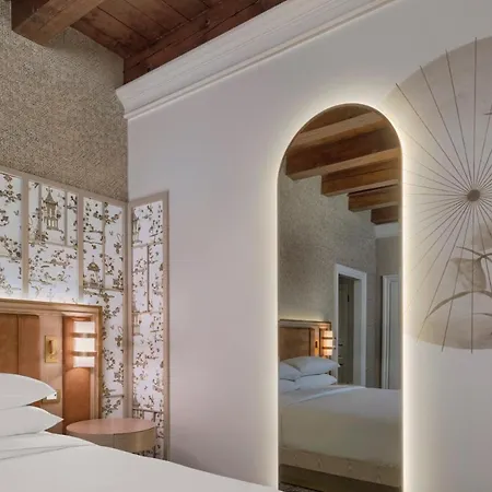 Hilton Molino Stucky Отель 5*