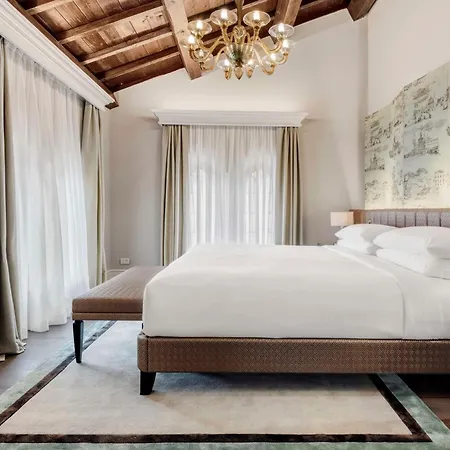 Hilton Molino Stucky Отель 5*