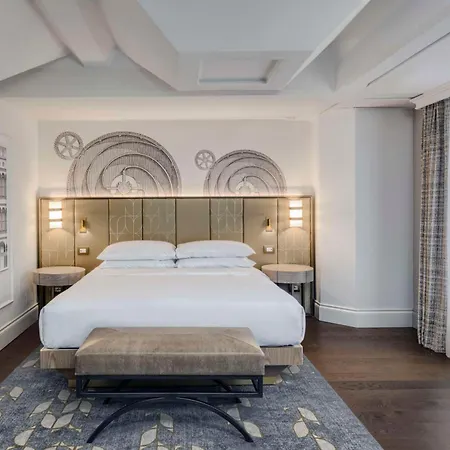 Hilton Molino Stucky Отель