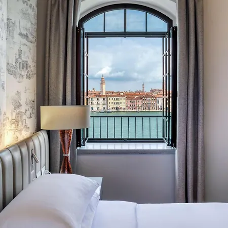 Отель Hilton Molino Stucky Венеция