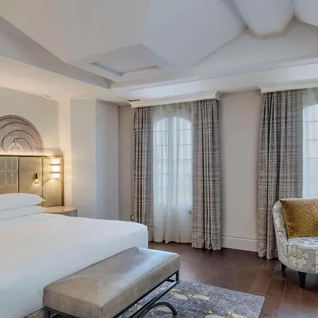 Отель Hilton Molino Stucky 5*