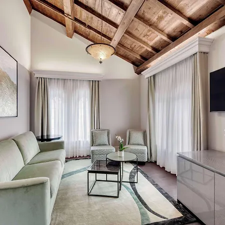 Hilton Molino Stucky 5*