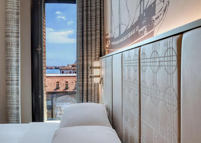 Hilton Molino Stucky 5*