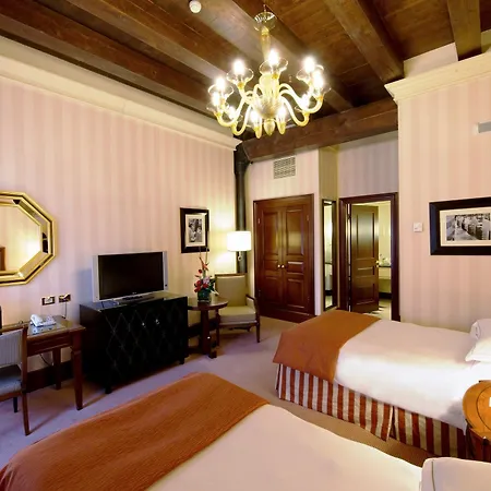 Hilton Molino Stucky Hotel