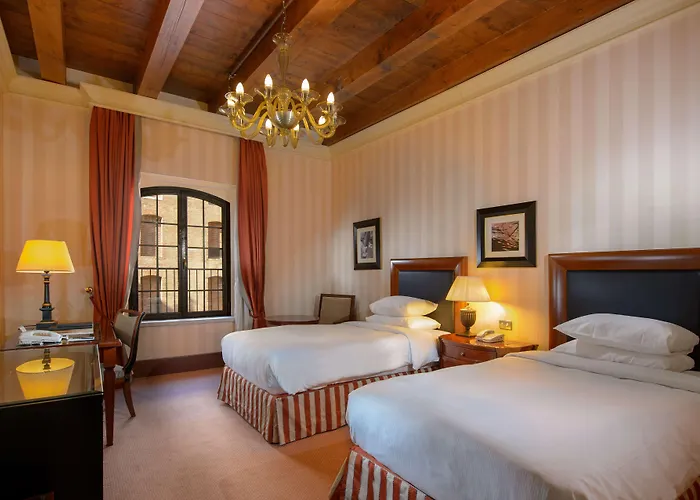 Hilton Molino Stucky מלון 5*