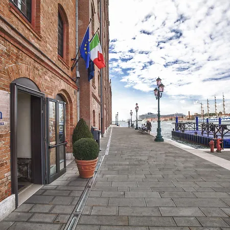 Hilton Molino Stucky 5* Βενετία