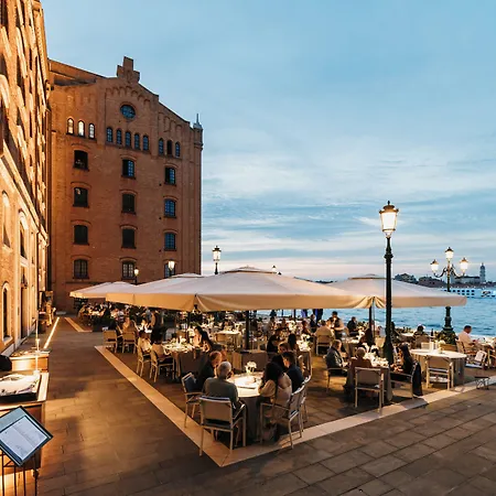 Hotel Hilton Molino Stucky 5*