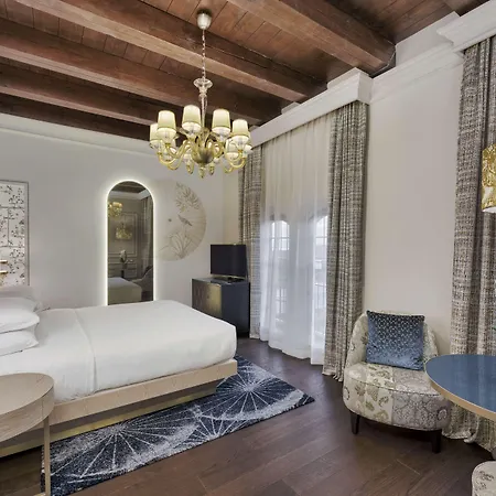 Hotel Hilton Molino Stucky 5*