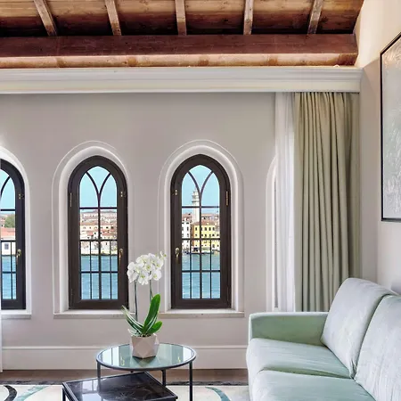 Ξενοδοχείο Hilton Molino Stucky 5*